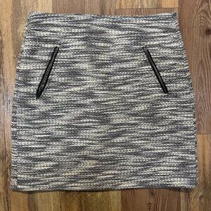 Loft by Ann Taylor Black & White Tweed Mini Skirt w/Zip Pockets, Size 0P